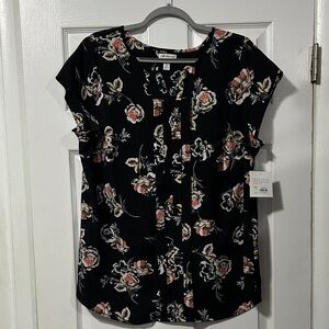 Croft & Barrow Black Floral Blouse with Cap Sleeves